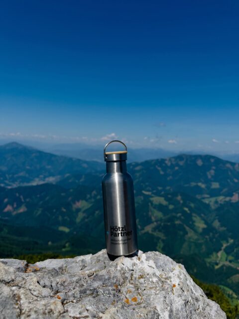 Wir sind mit Weitblick unterwegs — in den Bergen und in der Beratung. 

#steuerberatunggraz #hötzlundpartner #weitblick #steuern