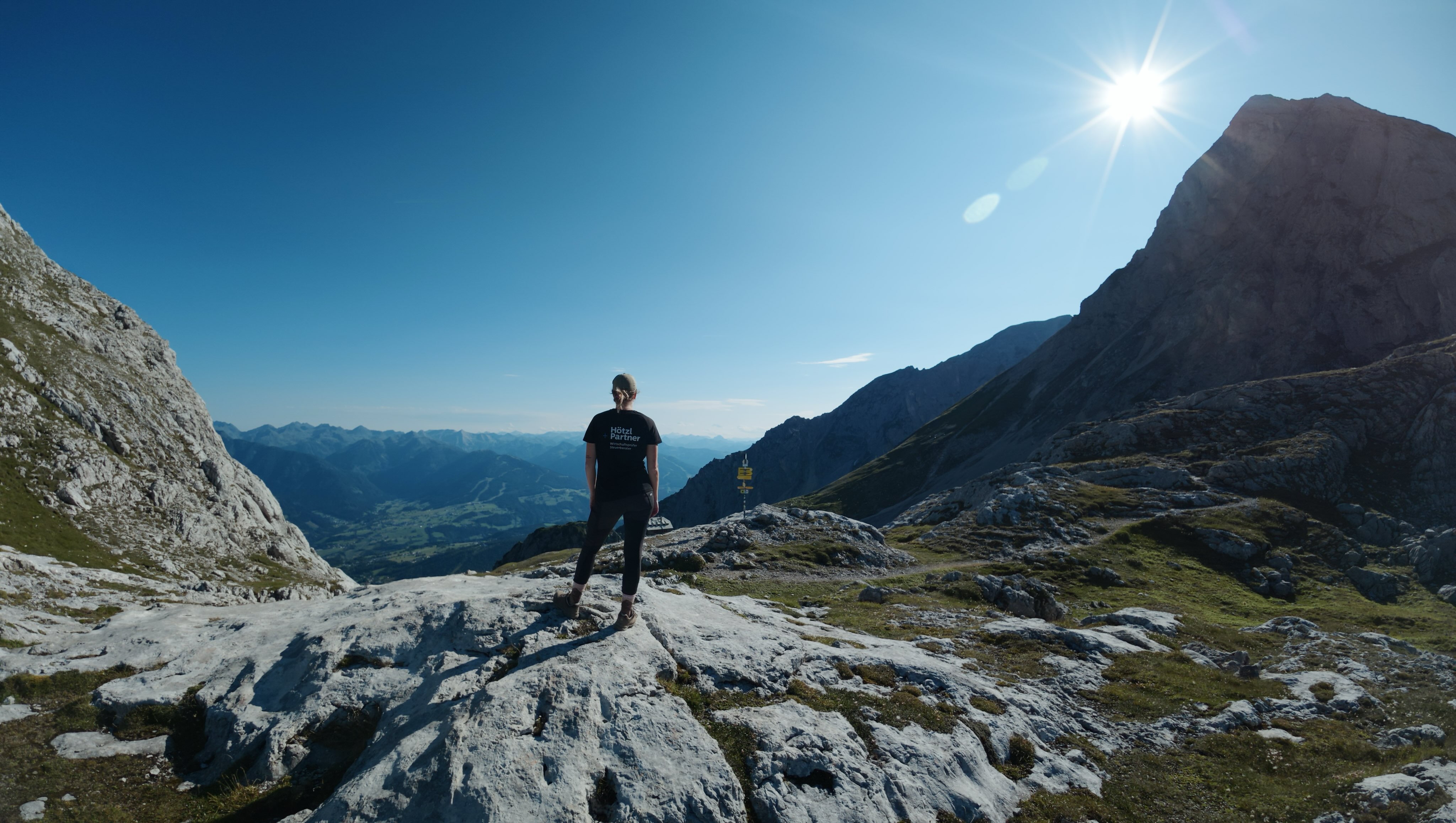 🏔️ Mit Weitblick unterwegs – in den Bergen und in der Steuerberatung. Denn die besten Entscheidungen entstehen mit der richtigen Perspektive. 💙📈
#steuerberatunggraz #hötzlundpartner #weitblick